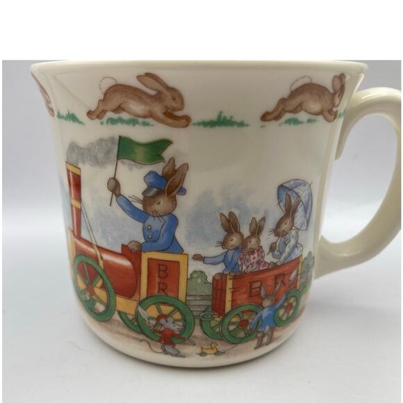 ROYAL DOULTONS England Bunnykins Plate 8" and Tea Cup 3.5"L x 3" Tall  1984 - Picture 8 of 14